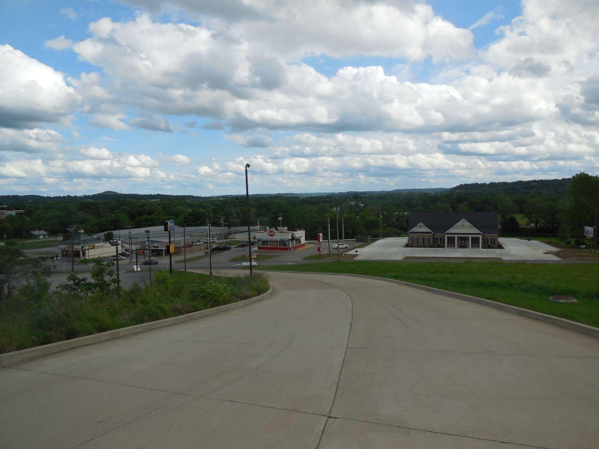 Giles Hotel Inn And Suites Pulaski Dış mekan fotoğraf
